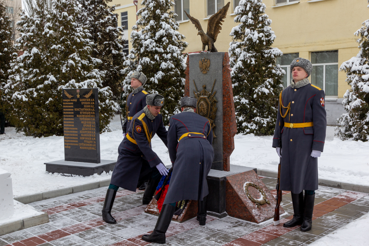 Заместитель директора Росгвардии генерал-полковник Алексей Воробьёв прибыл с рабочей поездкой в Саратовский военный ордена Жукова Краснознаменный институт войск национальной гвардии Российской Федерации