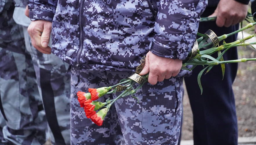 Военнослужащие и сотрудники Росгвардии отмечают профессиональный праздник