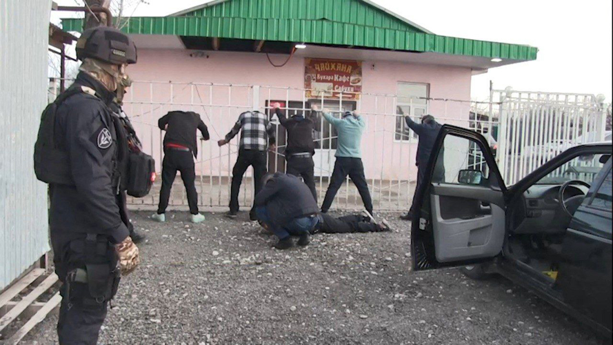 В Саратовской области при силовой поддержке бойцов Росгвардии задержаны участники преступного сообщества, организовавшие незаконной канал миграции