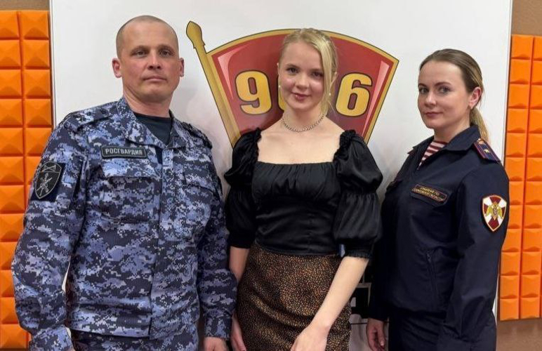 Представители регионального управления Росгвардии приняли участие в праздничном эфире радио "КП-Саратов"