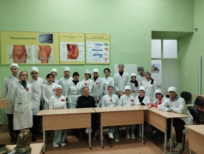 В Саратове состоялся круглый стол и учебный семинар, приуроченный к празднованию Дня медицинской службы Росгвардии 