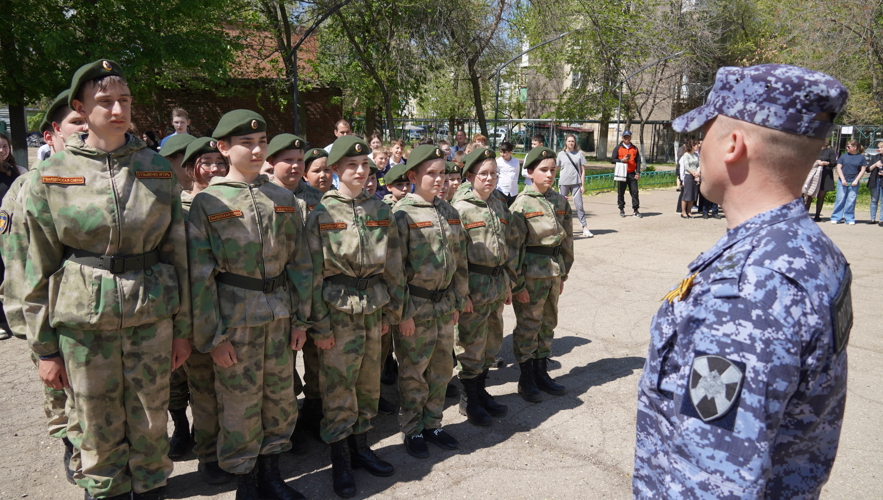 В Саратовской области под эгидой Росгвардии состоялось открытие новой группы детско-юношеского военно-патриотического движения «Гвардейская смена»