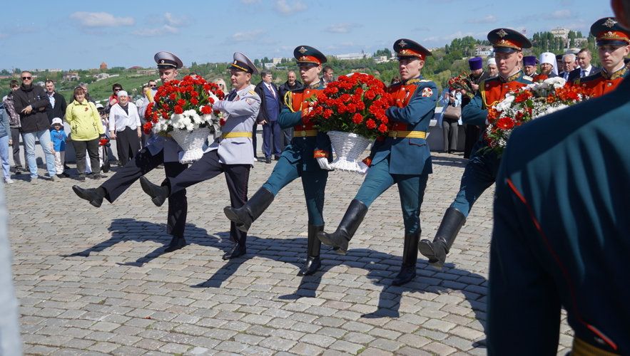 В Саратове руководство территориального Управления приняло участие в церемонии возложении цветов к Вечному огню в парке Победы