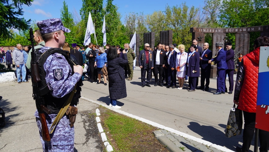 В Саратовской области сотрудники Росгвардии обеспечили охрану общественного порядка во время празднования Дня Победы