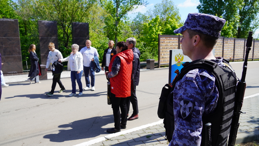 В Саратовской области сотрудники Росгвардии обеспечили охрану общественного порядка во время празднования Дня Победы