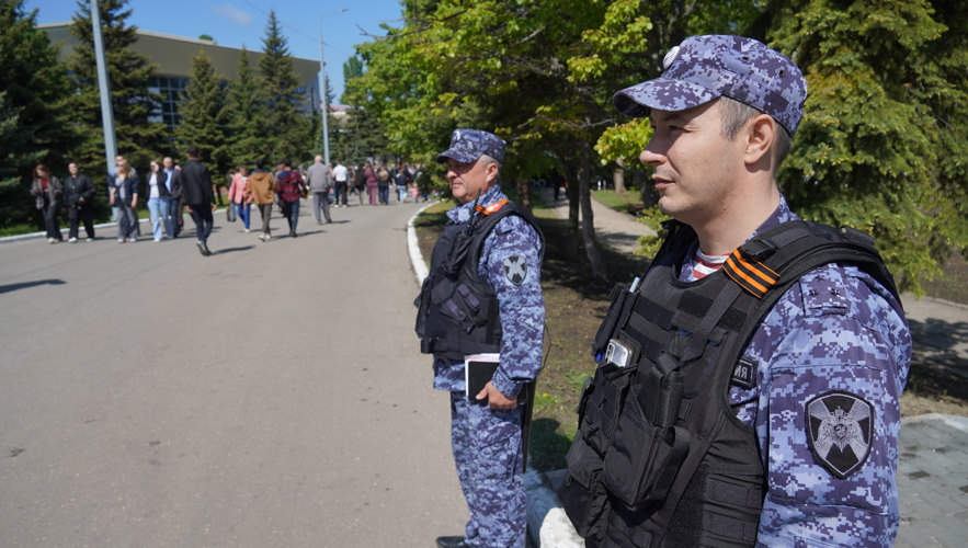 В Саратовской области сотрудники Росгвардии обеспечили охрану общественного порядка во время празднования Дня Победы