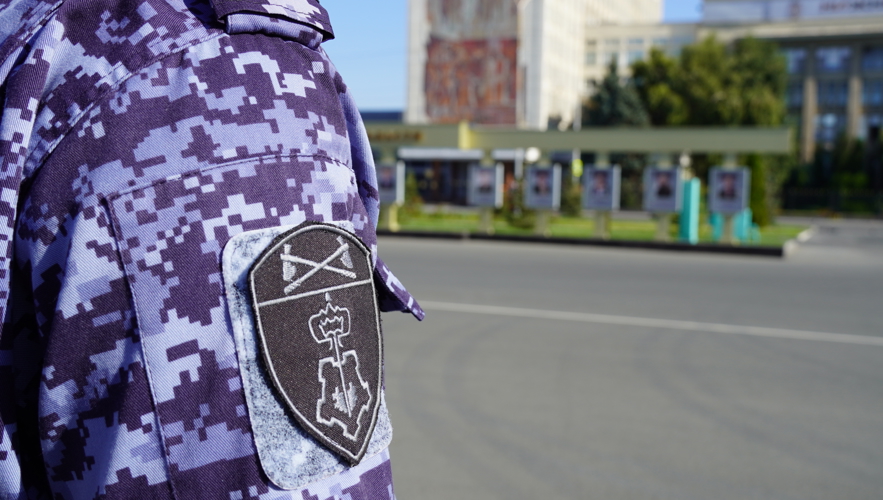 В Саратове сотрудники Росгвардии задержали гражданина, подозреваемого в незаконном обороте наркотиков