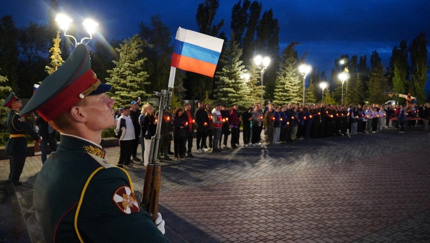 Руководство Управления Росгвардии по Саратовской области почтило память погибших в годы Великой Отечественной войны