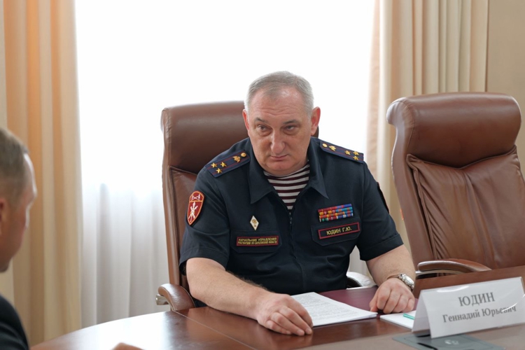 Губернатор Роман Бусаргин провел рабочую встречу с начальником Управления Росгвардии по Саратовской области полковником полиции Геннадием Юдиным