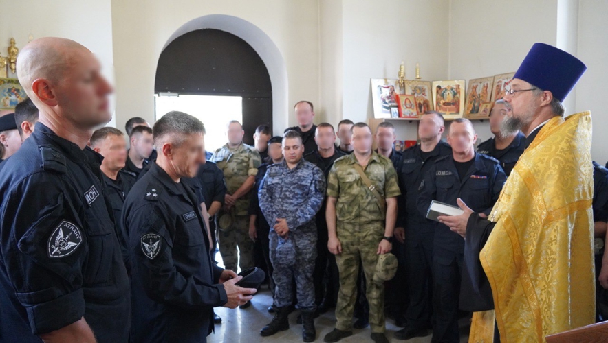 В Саратове военнослужащие и сотрудники Росгвардии  в День Крещения Руси приняли участие в литургии, посвященной небесному покровителю войск национальной гвардии РФ – святому равноапостольному князю Владимиру