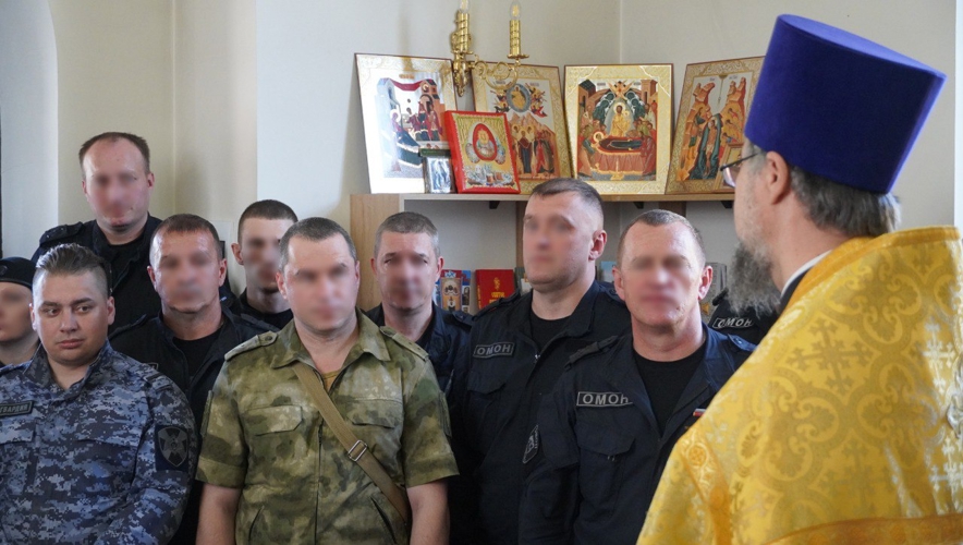 В Саратове военнослужащие и сотрудники Росгвардии  в День Крещения Руси приняли участие в литургии, посвященной небесному покровителю войск национальной гвардии РФ – святому равноапостольному князю Владимиру