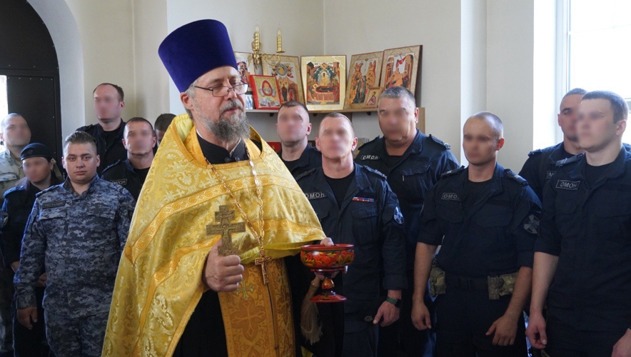 В Саратове военнослужащие и сотрудники Росгвардии  в День Крещения Руси приняли участие в литургии, посвященной небесному покровителю войск национальной гвардии РФ – святому равноапостольному князю Владимиру