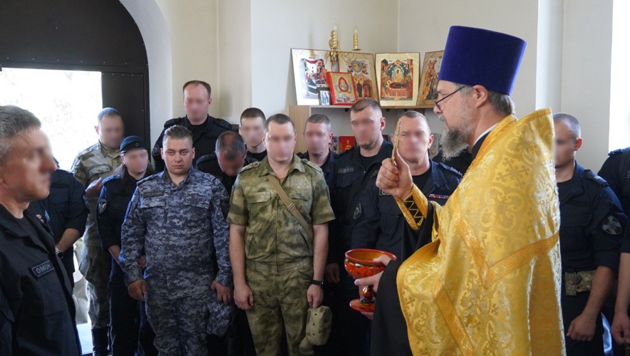 В Саратове военнослужащие и сотрудники Росгвардии  в День Крещения Руси приняли участие в литургии, посвященной небесному покровителю войск национальной гвардии РФ – святому равноапостольному князю Владимиру