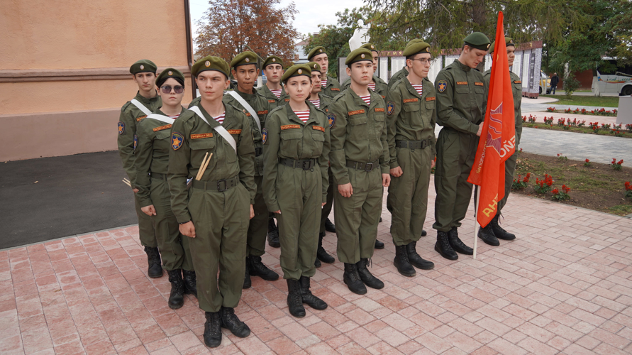 Военно-спортивная игра «Гвардейская тропа" стартовала в Саратовской области