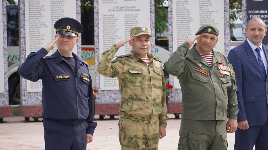Военно-спортивная игра «Гвардейская тропа" стартовала в Саратовской области