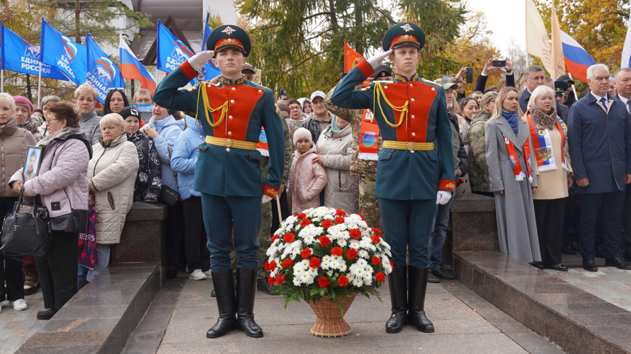 В Саратове росгвардейцы почтили память бойцов, погибших в ходе специальной военной операции