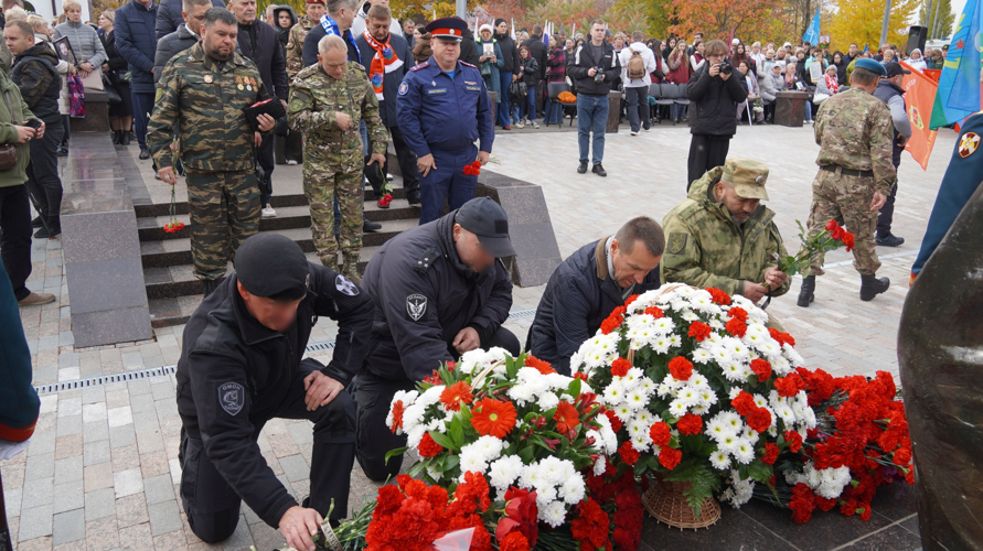 В Саратове росгвардейцы почтили память бойцов, погибших в ходе специальной военной операции