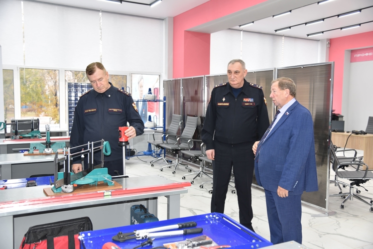 В Саратове состоялась встреча руководств регионального Управления Росгвардии и Губернаторского колледжа