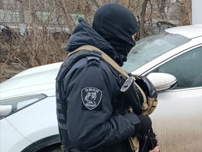 В Саратове при силовой поддержке сотрудников Росгвардии пресечена деятельность, связанная с незаконным оборотом наркотиков