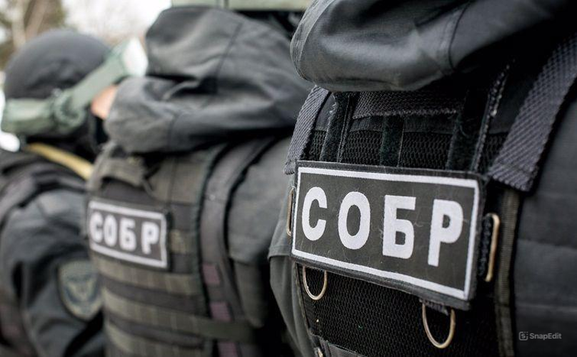 В Саратове при силовой поддержке СОБР задержан подозреваемый в незаконном обороте наркотиков 