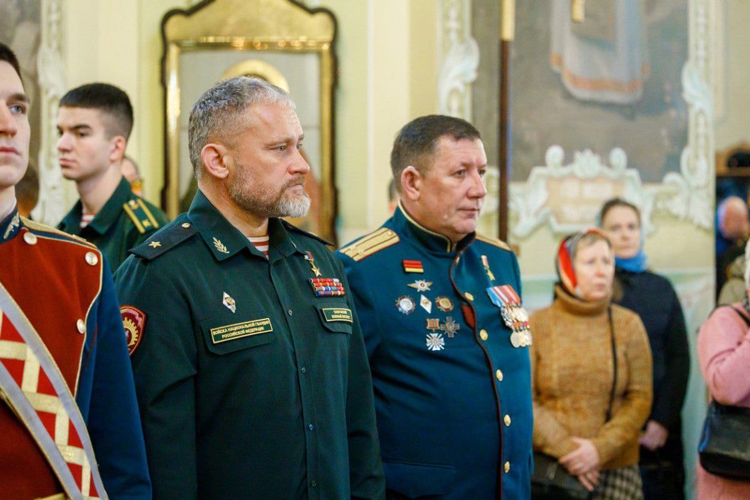 В Саратове военнослужащие и сотрудники Росгвардии приняли участие в соборном молении о победе и наступлении мира 