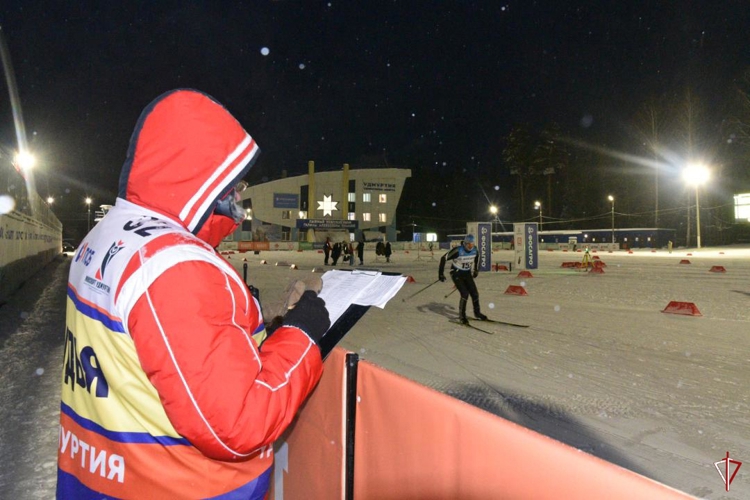 Саратовские росгвардейцы стали золотыми призерами Чемпионата Приволжского округа Росгвардии по служебному двоеборью 