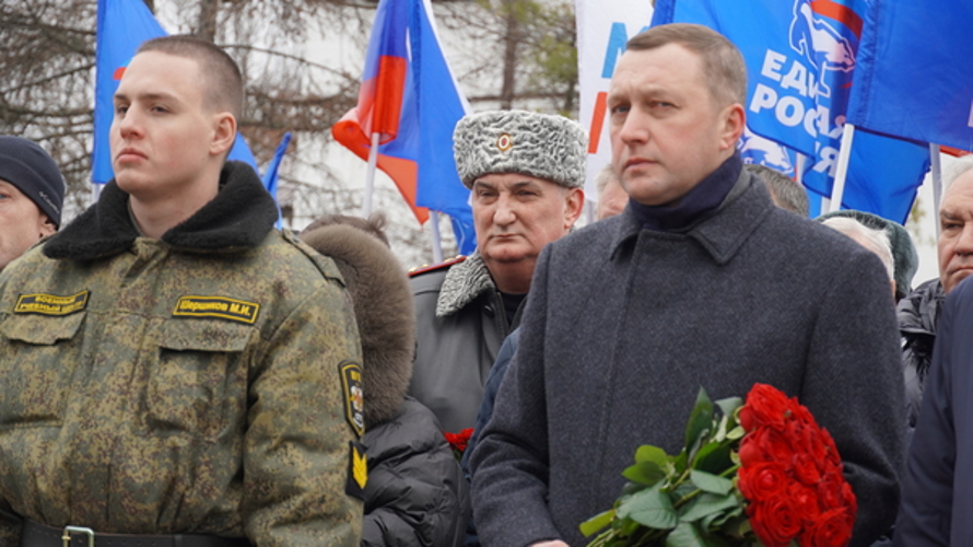 В День Героев Отечества руководство Управления Росгвардии по Саратовской области приняло участие в церемонии увековечивания памяти бойцов, погибших в ходе проведения специальной военной операции