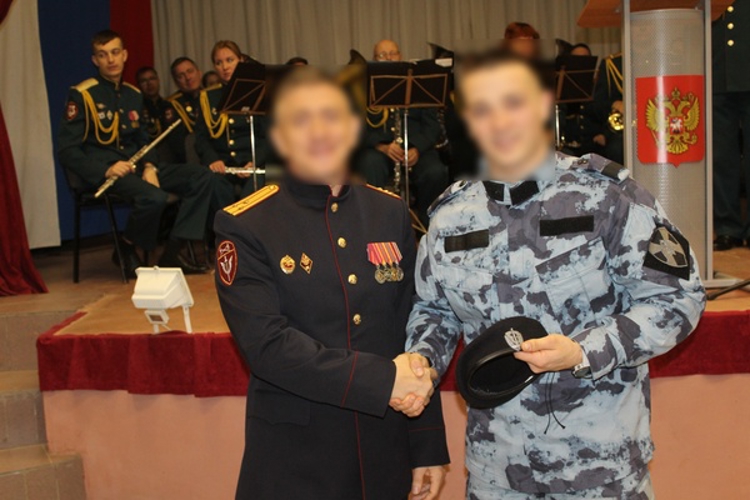 В Саратове сотрудники ОМОН «Атлант» (на транспорте) отмечают день образования отряда