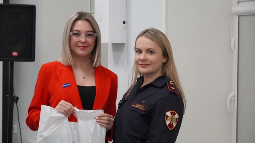 В Саратове руководство регионального Управления Росгвардии поздравило сотрудников областного министерства информации и массовых коммуникаций, а также коллективы «ГТРК – Саратов» и «Саратов 24» с Днем российской печати (видео)