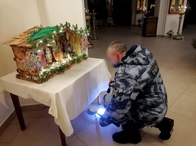 В крупнейшем православном храме Саратова правопорядок во время празднования Рождества Христова обеспечивает Росгвардия