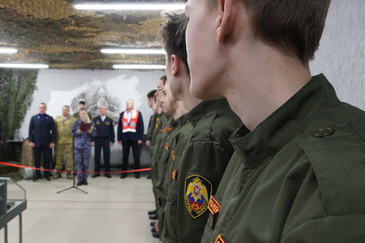 В Саратове в преддверии празднования 10-летия со дня образования Росгвардии и 215-летия формирования войск правопорядка состоялось торжественное открытие комнаты истории доблести и Славы, посвященной подразделениям Управления Росгвардии по Саратовской области и воинским частям