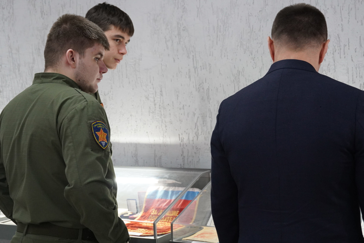 В Саратове в преддверии празднования 10-летия со дня образования Росгвардии и 215-летия формирования войск правопорядка состоялось торжественное открытие комнаты истории доблести и Славы, посвященной подразделениям Управления Росгвардии по Саратовской области и воинским частям