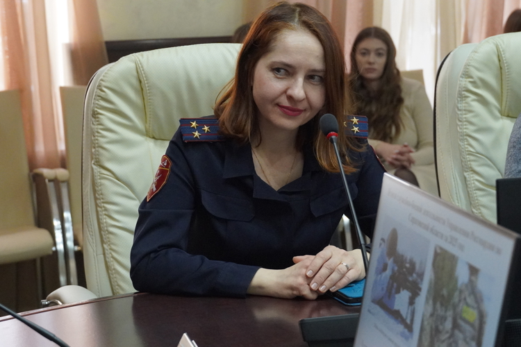 Представители Росгвардии и Саратовской государственной юридической академии приняли участие в круглом столе, посвященном 10-летию войск национальной гвардии Российской Федерации