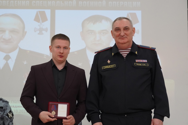 В единстве спорта и памяти: В Саратове состоялся турнир по комплексному единоборству, посвященный памяти сотрудников Росгвардии, героически погибших в ходе проведения специальной военной операции.