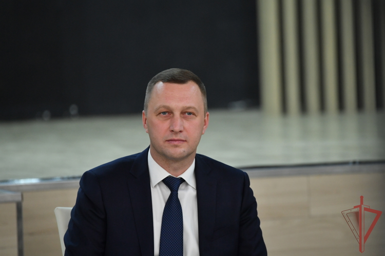 Губернатор Саратовской области Роман Викторович Бусаргин поздравил военослужащих и сотрудников с профессиональным праздником.