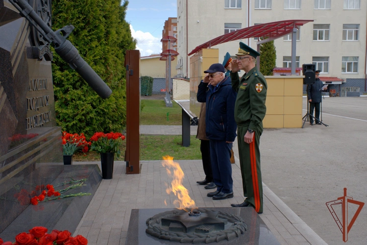 Советник директора Росгвардии генерал-лейтенант в отставке Петр Ровенский посетил с рабочим визитом подразделения ведомства в Приволжье (видео)