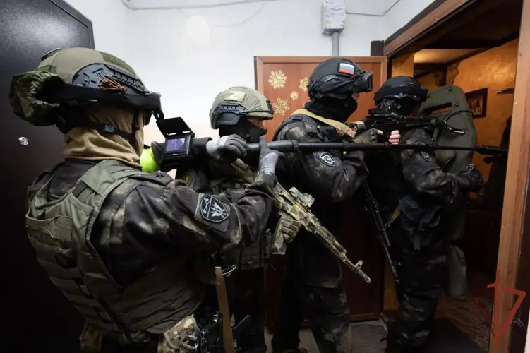 В Саратовской области при содействии спецназа Росгвардии изъята крупная партия наркотиков растительного происхождения