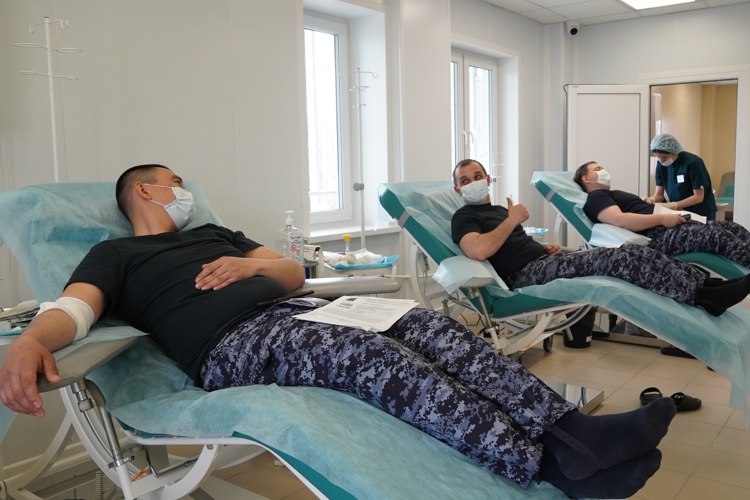 В Саратове сотрудники Росгвардии поддержали Всероссийскую донорскую акцию «От сердца к сердцу»(видео)