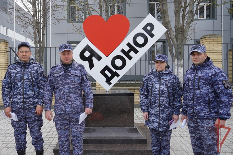 В Саратове сотрудники Росгвардии поддержали Всероссийскую донорскую акцию «От сердца к сердцу»(видео)
