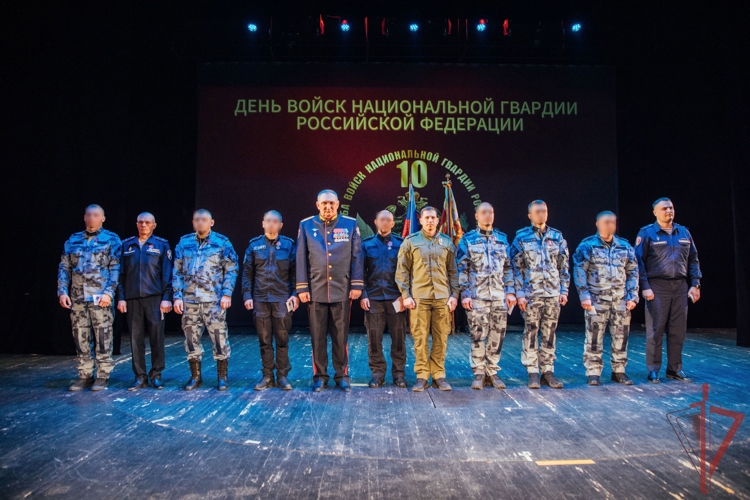 В преддверии празднования 10-летней годовщины Федеральной службы войск национальной гвардии России в здании Саратовского ТЮЗа состоялось торжественное награждение военнослужащих и сотрудников регионального Управления Росгвардии (Видео)