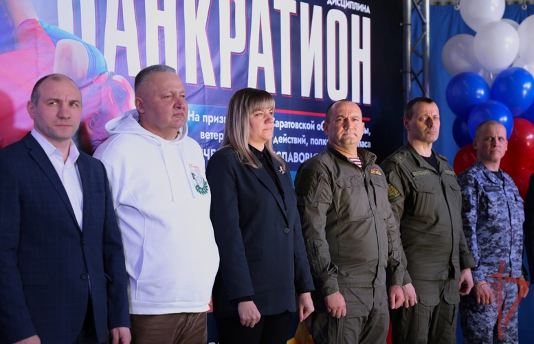 В Саратове представители областного управления Росгвардии стали почетными гостями первенства по спортивной борьбе, посвящённого героям специальной военной операции