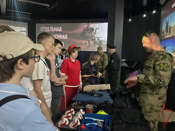 В Саратове экспозиция мультимедийной выставки "Росгвардия. История и современность", посвященная 10-летию Росгвардии и 215-й годовщине образования войск правопорядка стала одной из самых посещаемых локаций исторического парка "Россия - моя история" в рамках акции "Ночь музеев"