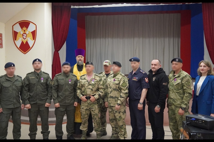 В Саратове пять сотрудников спецназа Росгвардии удостоены государственных наград