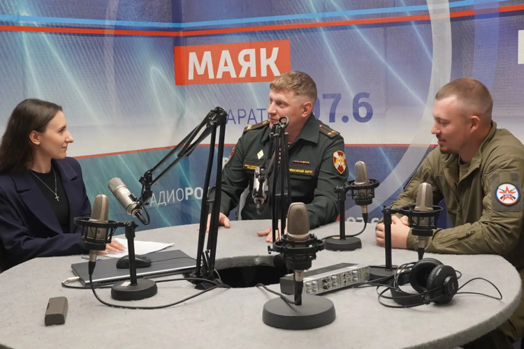 В эфир "Радио России. Саратов" вышел очередной выпуск программы, посвященный юбилею Росгвардии