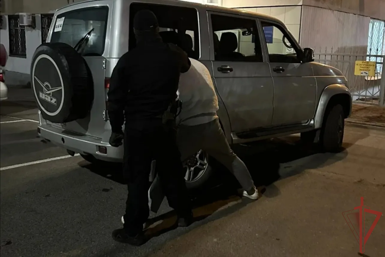 В Саратове при поддержке бойцов Росгвардии задержан рецидивист, подозреваемый в грабеже