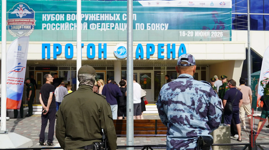 В рамках Кубка Вооруженных сил России по боксу сотрудники Управления Росгвардии по Саратовской области организовали профориентационную выставку для более чем 5000 зрителей и спортсменов (видео)