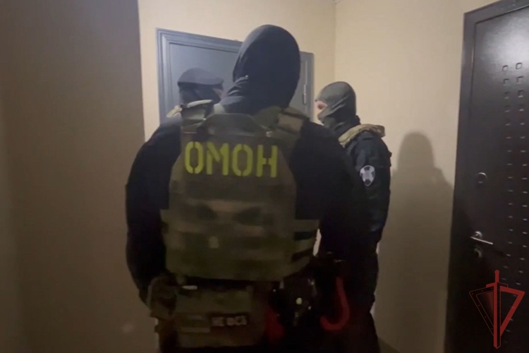 В Саратовской области при содействии спецназа Росгвардии задержаны двое подозреваемых в краже и продаже личных данных пенсионерки