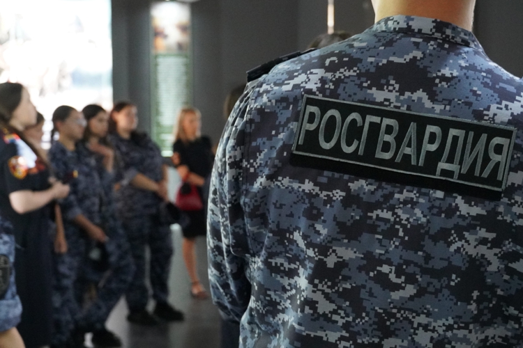 В Саратове в честь празднования Дня Крещения Руси для молодых сотрудников вневедомственной охраны провели историческую экскурсию