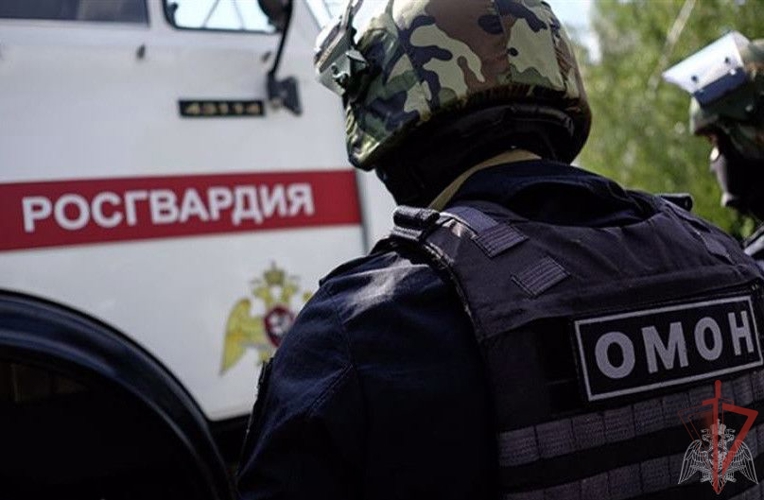 В Саратове при поддержке бойцов Росгвардии пресечен незаконный оборот наркотиков (видео)