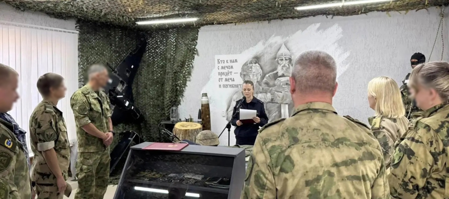 В Саратове в честь празднования 10-летия со дня образования Росгвардии и 215-летия формирования войск правопорядка состоялось торжественное открытие мурала